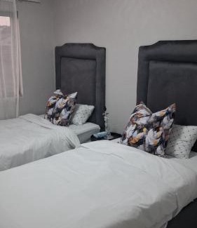 Greater Johannesburg Metropolitan Area Apartment | The Weavers Nest Apartment