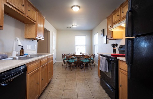 Bentonville House | The Weekender Family & MTB Retreat with garage, playhouse, firepit, sleeps 7+