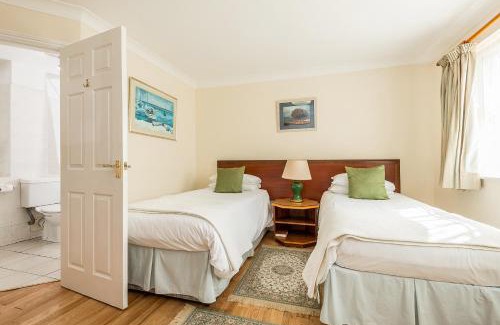 Ogbourne St George Hotel | The Well guesthouse