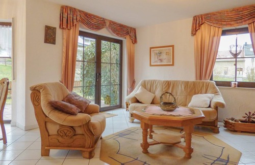 Dollendorf Apartment | The well-maintained apartment house consists of two vacation apartments. On the upper floor is DEI08