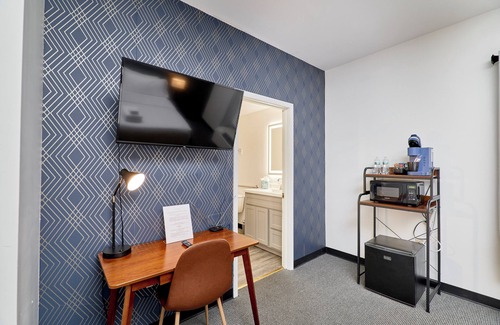 Central West End Hotel | The West End