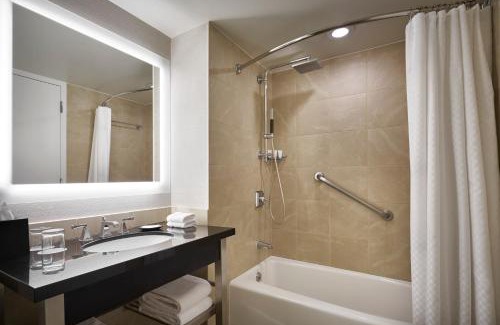 Eisenhower East Hotel | The Westin Alexandria Old Town