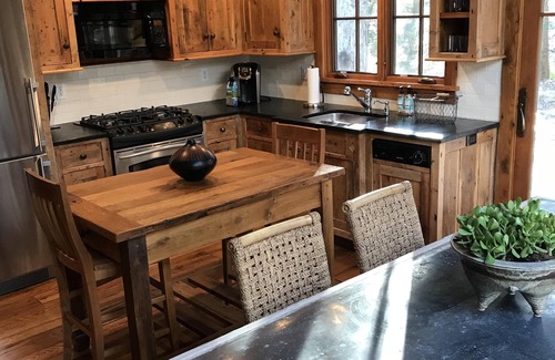 Weston House | The Weston River House 1 hr from NYC Designed by Famed Artisan Michael Greenberg