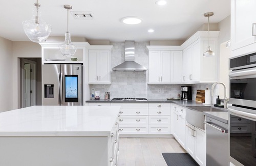 Alhambra House | The Westwind by LuxeKey | Central Phoenix Boho Home w/Pool, Spa & Casita