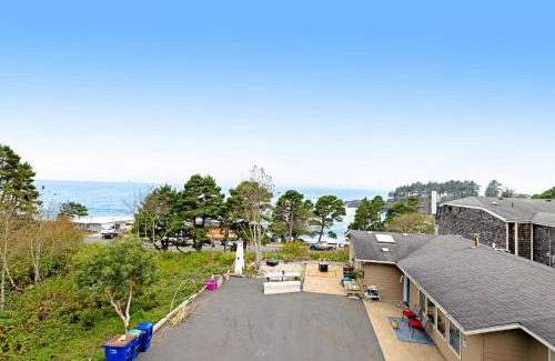 Depoe Bay House | The White Anchor