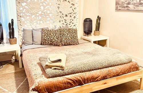 East Side House | The White Bohemian Mansion - Atlanta - 9 bedrooms