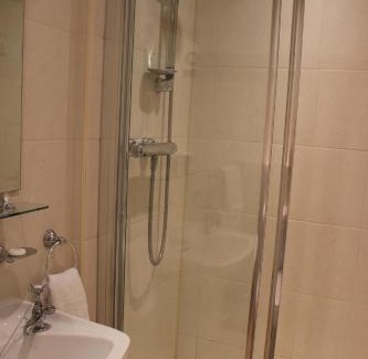 Compton Bassett Bed & Breakfast | The White Horse Inn