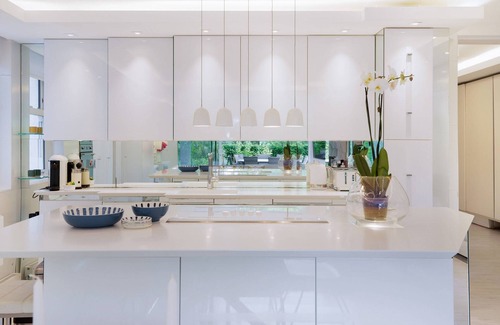 Frognal and Fitzjohns Apartment | The White Peace Garden 3 bed Hampstead - by Out of Office Lifestyle