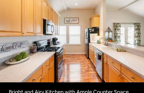 St. Charles House | The Wild Rose ~ A Custom Glam Cottage with Theater! In Historic Old St Charles