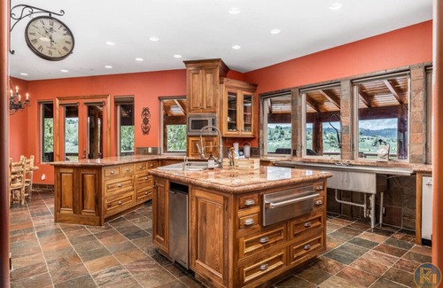 Alton Other | The Wildflower-Near Zion & Bryce, sleeps 30+