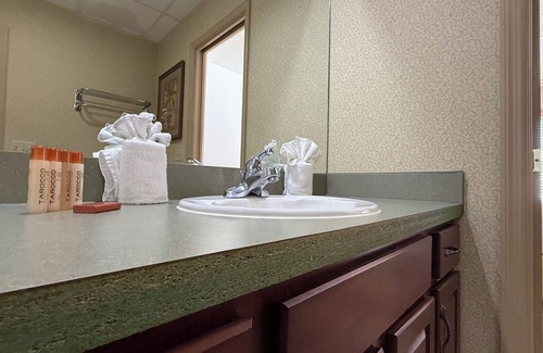 Lake Harmony Hotel | The Willowbrook Golf Hotel At Split Rock