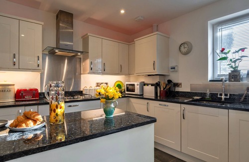 Dawlish Cottage | The Willows