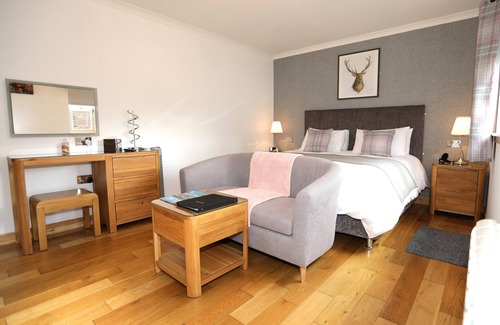 Fort William House | The Willows - Room Only Accommodation