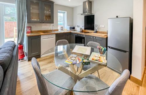 Child Okeford House | The Willows - Uk34000