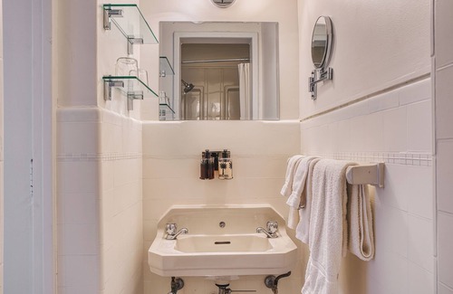 Stratford Hotel | The Windsor Hotel by Hoco Hotels Collection