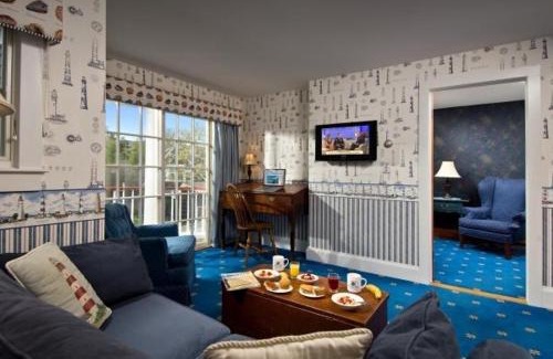 Harwich Center Hotel | The Winstead Inn