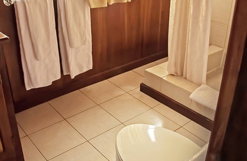 Puerto Villamil Cabin | The Wooden House Lodge