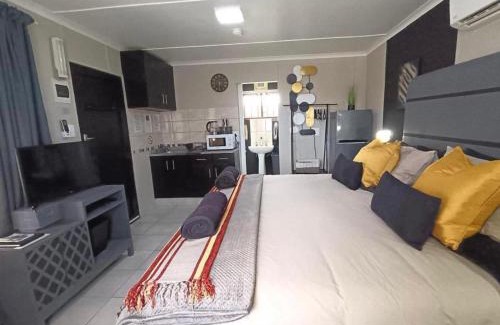 Uvongo Apartment | The Wooden Retreat