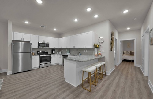 Grogan's Mill Apartment | The Woodlands 2 Full beds/Baths!