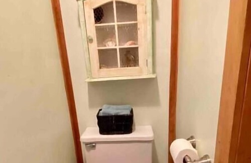 Zuni House | The Woodlands Private, peaceful, secluded log home