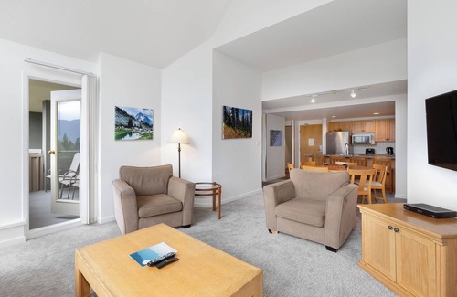 Upper Village Condo | The Woodrun by Whiski Jack