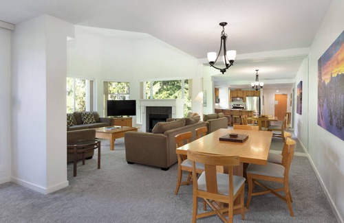 Upper Village Condo | The Woodrun by Whiski Jack