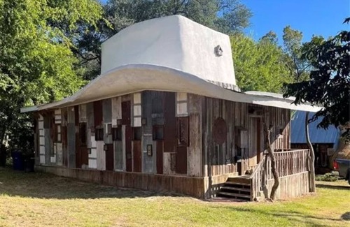 Huntsville House | The World-Famous Cowboy Hat House