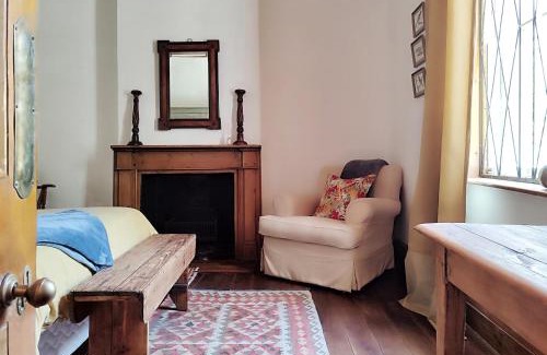 Adelaide House | The Writer's House