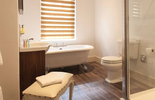 Shipton under Wychwood Hotel | The Wychwood Inn