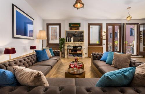 Castello Apartment | The Yacht House Canal View