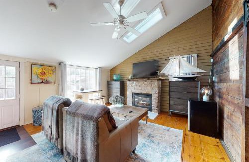 South Yarmouth Hotel | The Yarmouth House - Carriage House