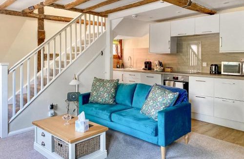 Canterbury Apartment | The Yeomans Cottage, Eastbridge Hospital