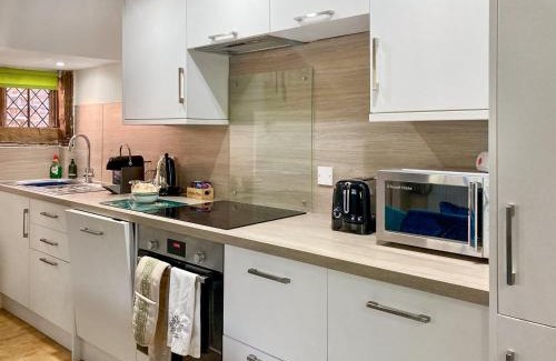 Canterbury Apartment | The Yeomans Cottage, Eastbridge Hospital