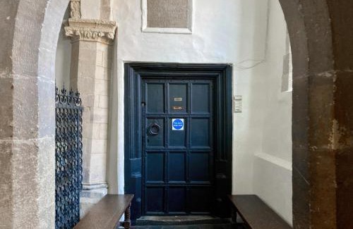 Canterbury Apartment | The Yeomans Cottage, Eastbridge Hospital