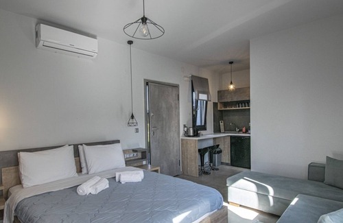 Nea Iraklia Apartment | TheaSea Luxury Suites- Bungalow Suite 2