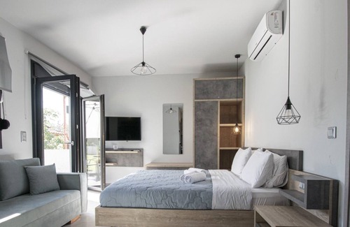 Nea Iraklia Apartment | TheaSea Luxury Suites- Bungalow Suite 2