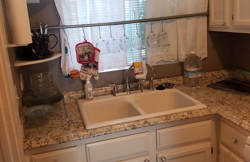 San Bernardino House | 🏡"theBedroom" Bed and Bath is a Unique and Elegant Cozy Oasis. Sleeps 8