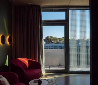 Nippes Hotel | TheClouth