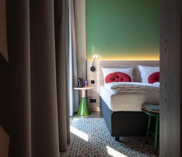 Nippes Hotel | TheClouth