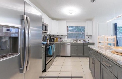 Indian Wells House | Theme Park Destination with Large Heated Pool