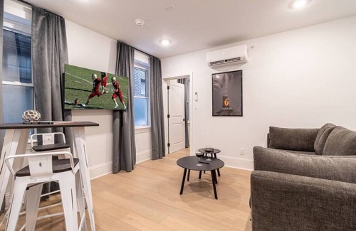 Gayborhood Apartment | Thena Hotel - Oversized 1 Bedroom