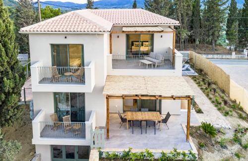 Akrotiri Villa | Theoni House