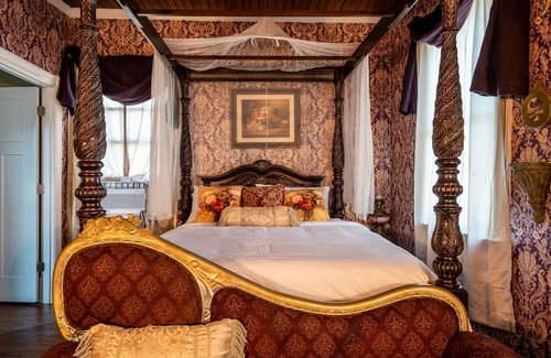 Marthasville Bed & Breakfast | TheOutPostInn Bed&Breakfast - The Purple Victorian