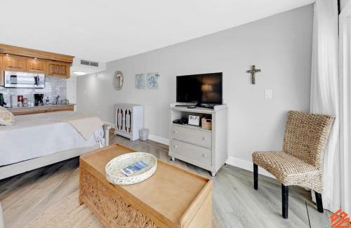 Fort Walton Beach House | Therapeutic Coastal Vibe Gulf Front Studio Condo