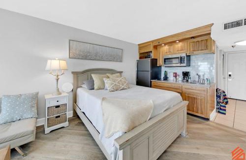 Fort Walton Beach House | Therapeutic Coastal Vibe Gulf Front Studio Condo