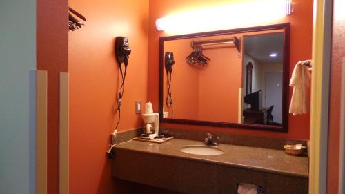 Washington Hotel | Theroff's Motel