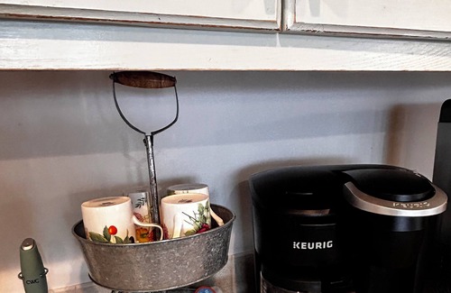 Albany House | tHidden Gem on Dale Hollow Lake– Breathtaking Views & Spacious, Secluded Comfort