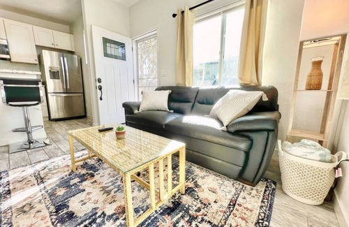 Lincoln Acres Apartment | This apartment is a 1 bedroom(s), 1 bathrooms, located in San Diego, CA.