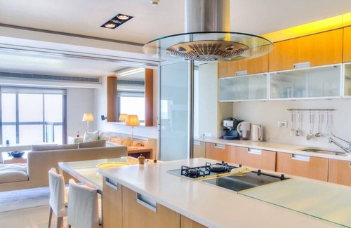 Alsancak Apartment | This apartment is a 2 bedroom(s), 2.5 bathrooms, located in Konak, İzmir.