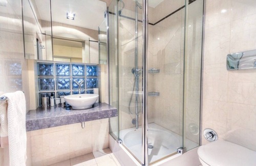 Alsancak Apartment | This apartment is a 2 bedroom(s), 2.5 bathrooms, located in Konak, İzmir.